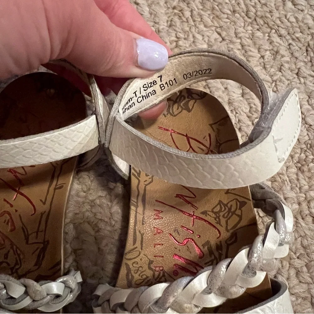 Toddler Girl’s Blowfish white strappy sandals size 7